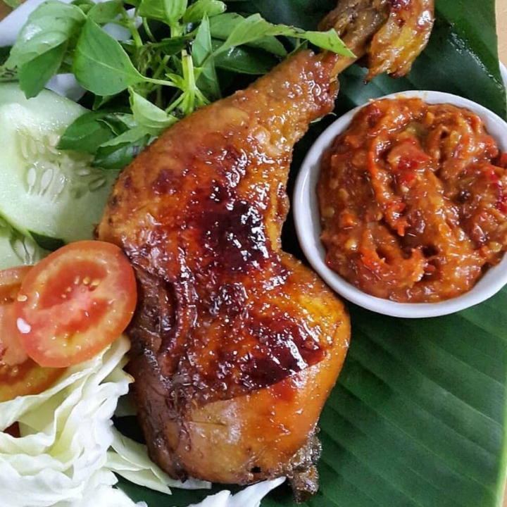 Ayam Bakar Kampung Dengan Nasi