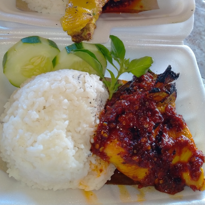 Ayam Bakar Madu Pedas