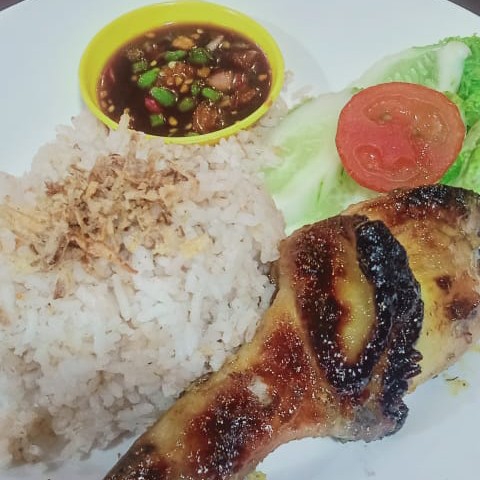 Ayam Bakar Madu Plus Nasi Uduk