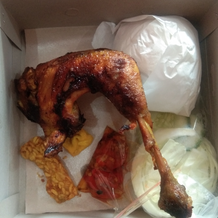 Ayam Bakar Nasi Tempe