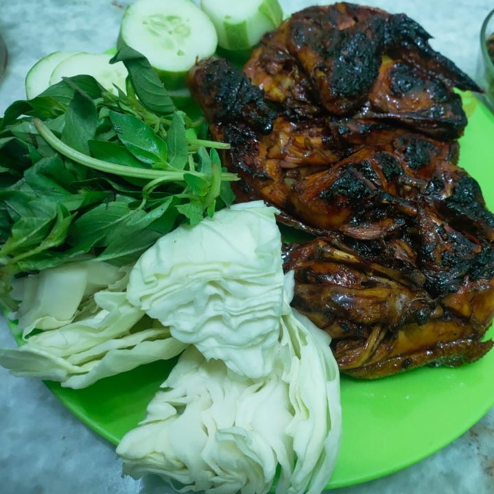 Ayam Bakar Pakai Nasi