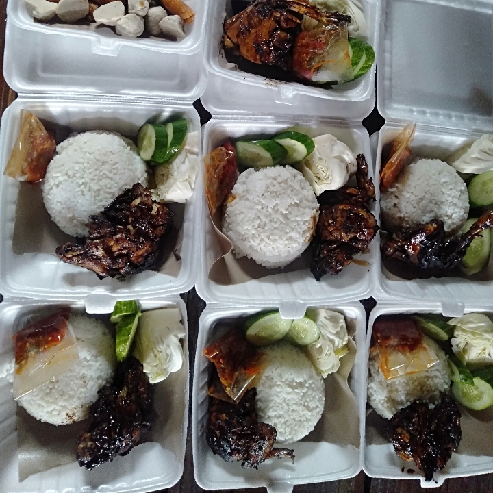 Ayam Bakar Pedas Manis Dengan Nasi 2