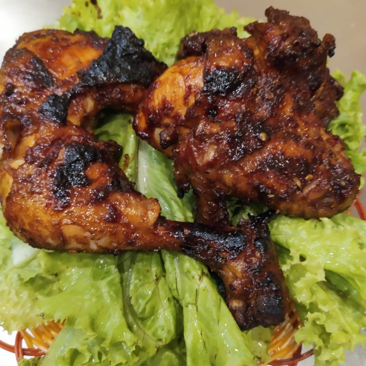 Ayam Bakar Pedas Manis Nasi Sambal Dan Lalapan