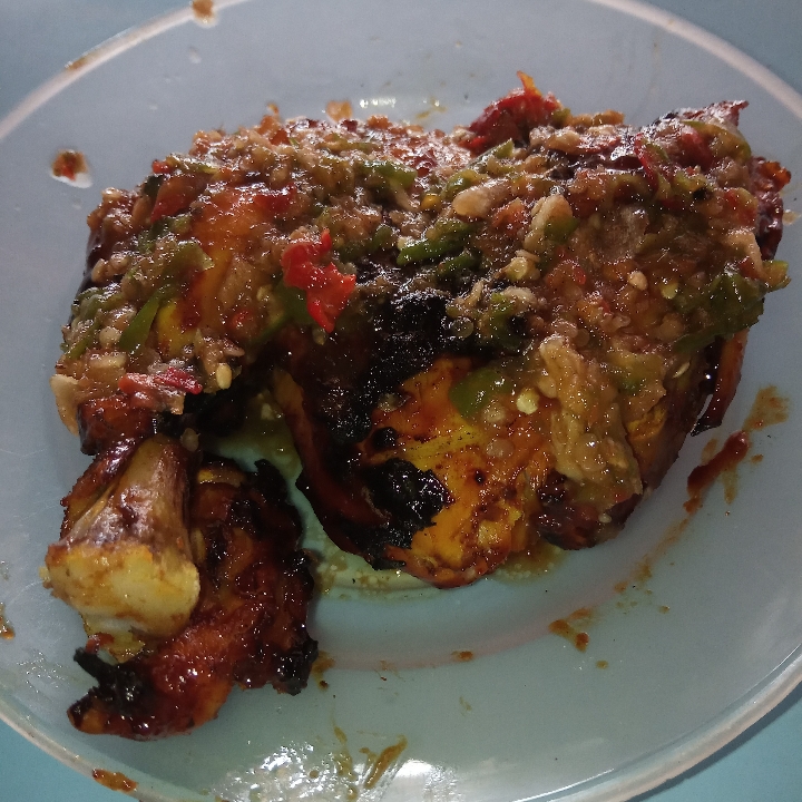 Ayam Bakar Penyet