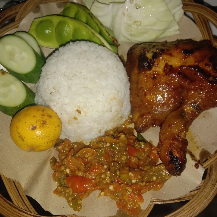 Ayam Bakar Taliwang Ayam Potong