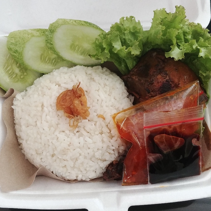 Ayam Geheng Lamokot Plus Nasi Putih