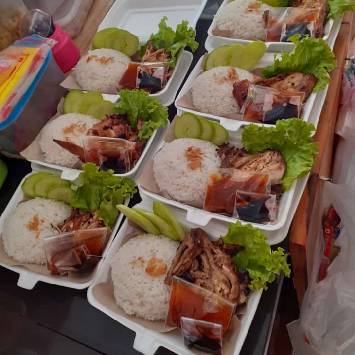 Ayam Geheng Lamokot Plus Nasi Putih 2