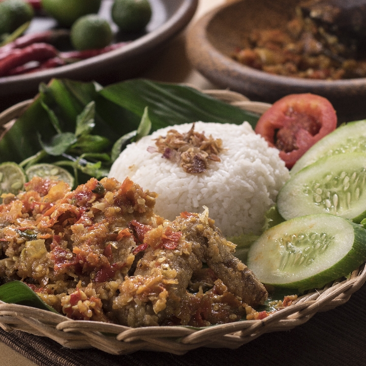 Ayam Geprek Nasi