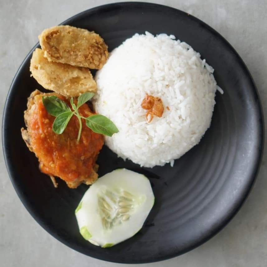 Ayam Geprek  Zidna Food