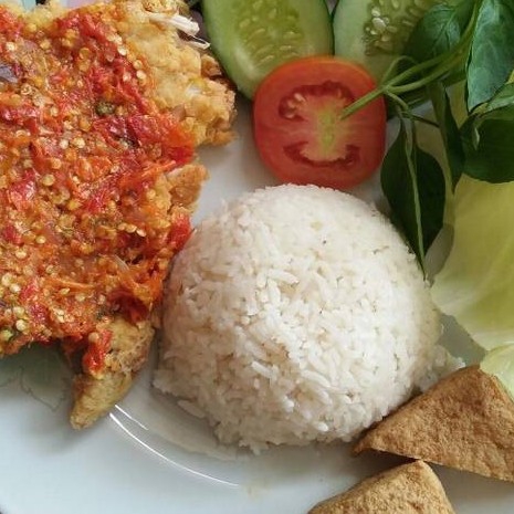 Ayam Geprek Sambal Terasi