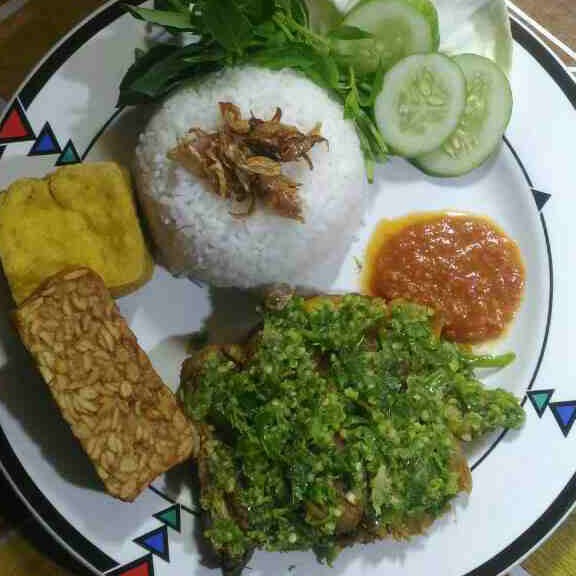 Ayam Geprek Cabe Hijau