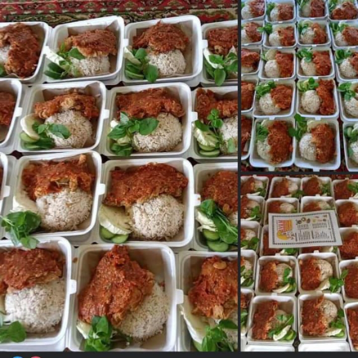 Ayam Geprek Dengan Nasi