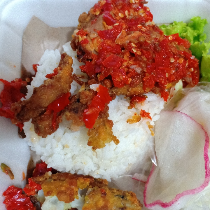 Ayam Geprek Golden