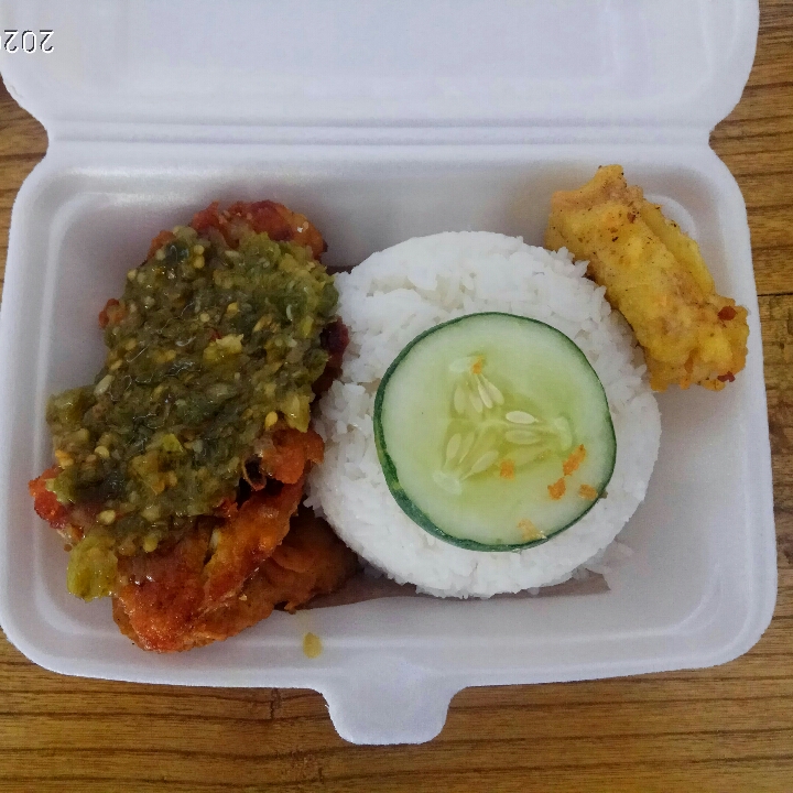Ayam Geprek Kecil Sudah Pakai Nasi