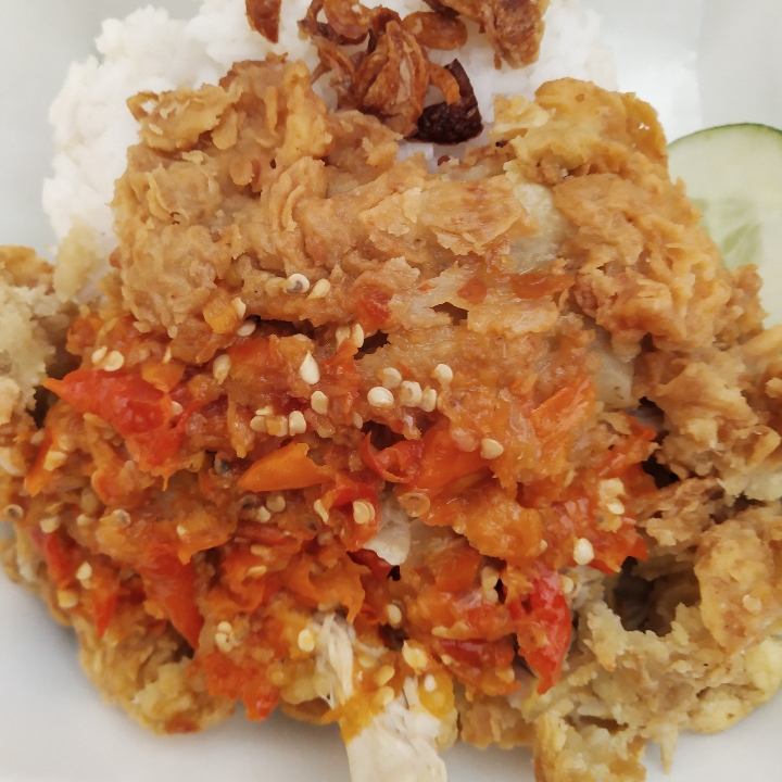 Ayam Geprek Komplit