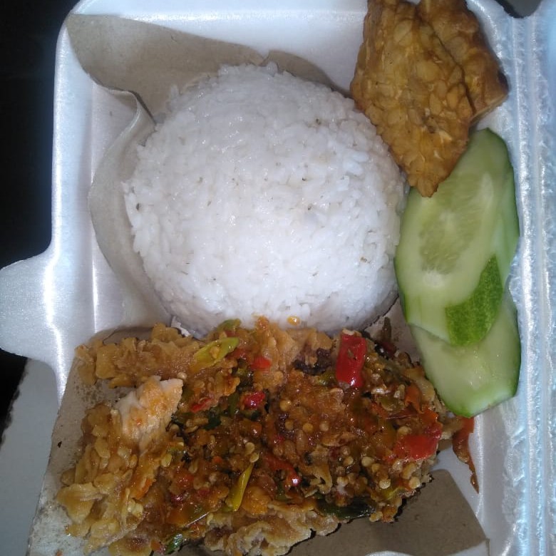 Ayam Geprek Mataris Plus Nasi 2