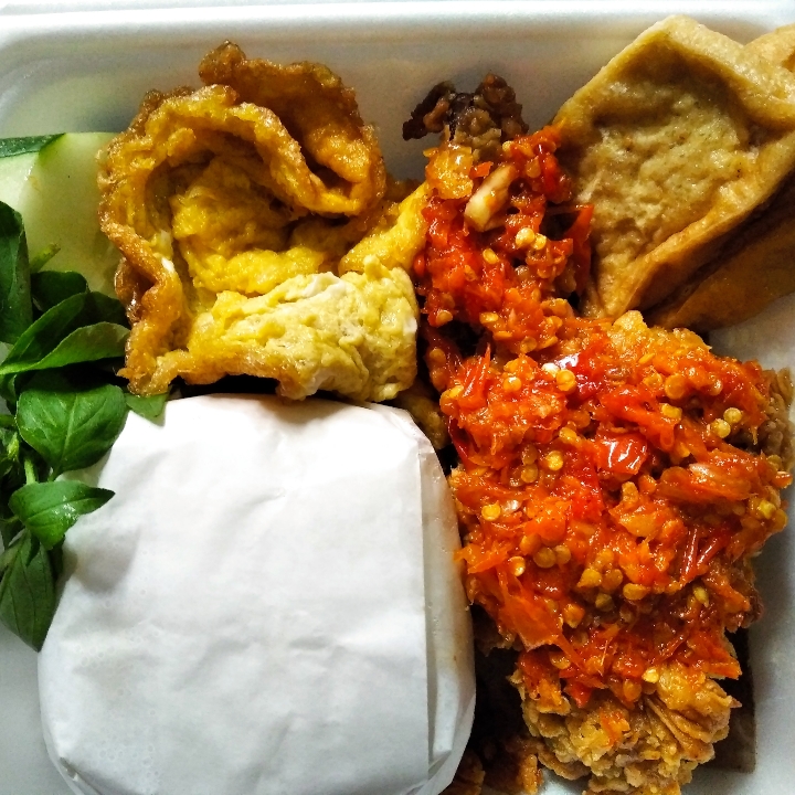 Ayam Geprek Telur