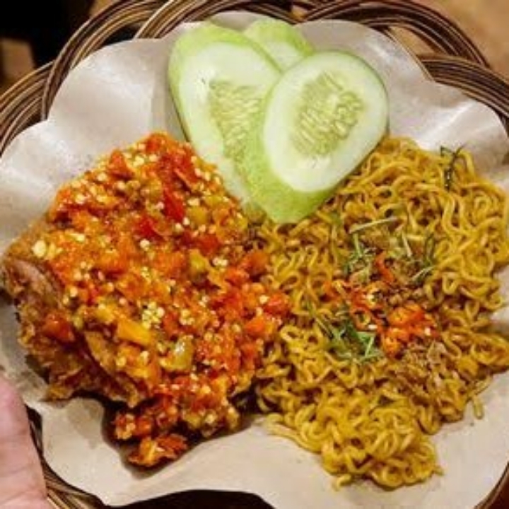 Ayam Geprek Sambal Bw Mie Goreng