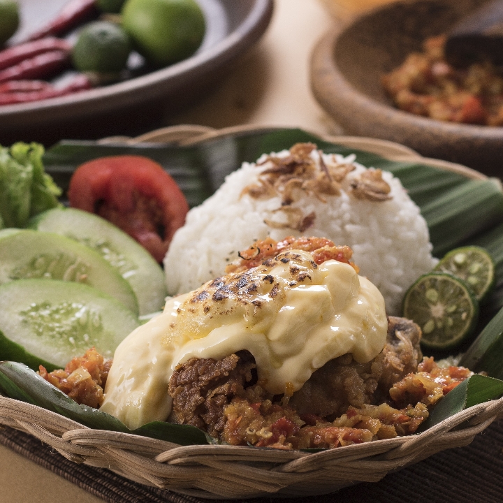 Ayam Geprek Mozzarella Nasi