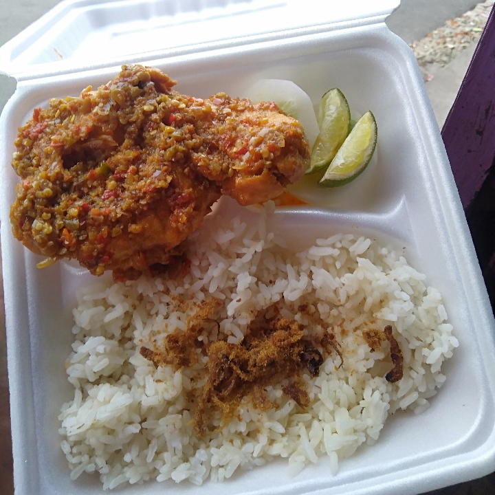 Ayam Geprek Nasi Tempe Tumis