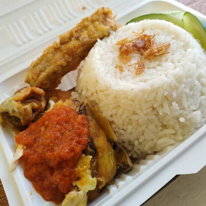 Ayam Geprek Nasi