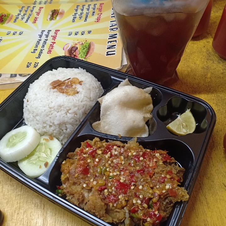 Ayam Geprek Nasi Santan