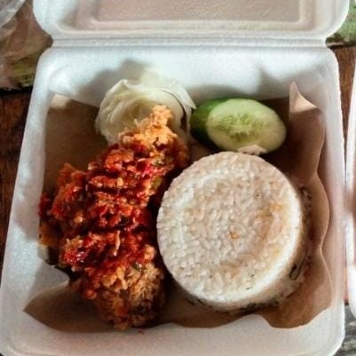 Ayam Geprek Pake Nasi