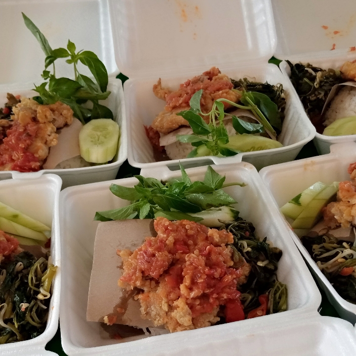 Ayam Geprek Paket Hemat 