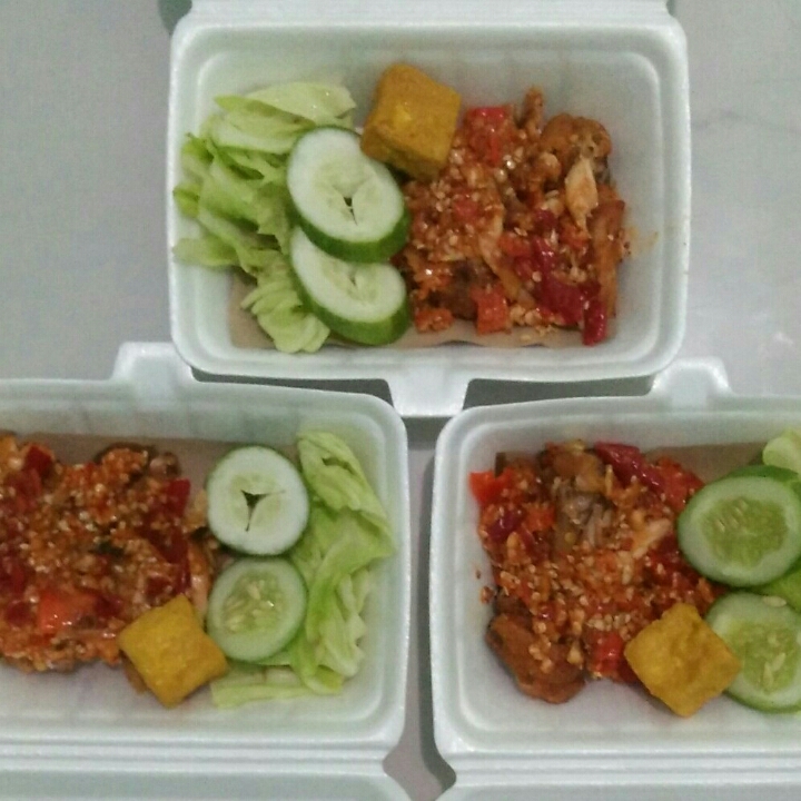 Ayam Geprek Pedas
