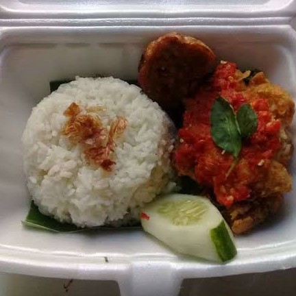 Ayam Geprek Pedas Nikmat