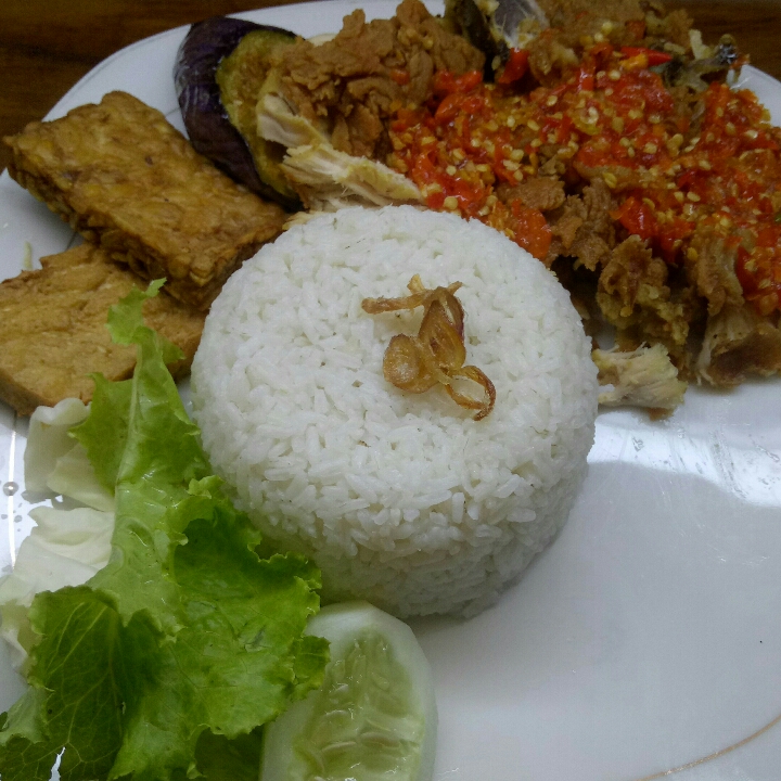 Ayam Geprek Sambal Bawang