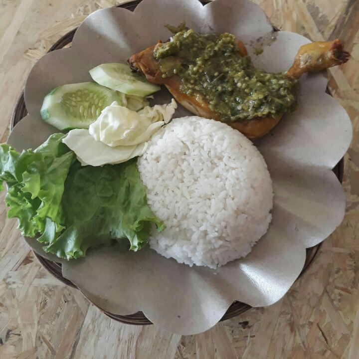 Ayam Geprek Sambal Ijo