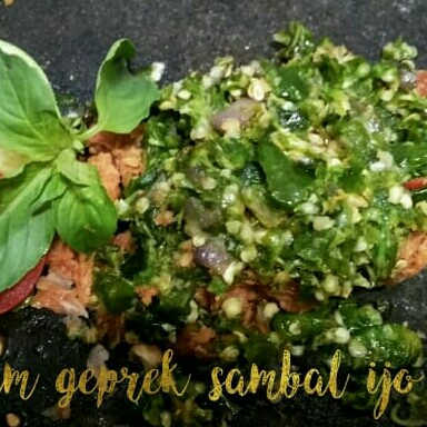 Ayam Geprek Sambal Ijo