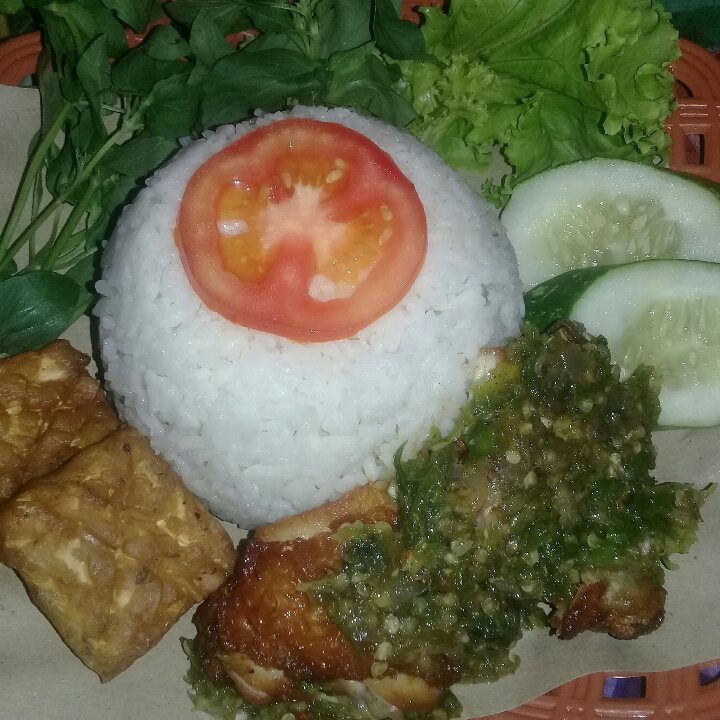Ayam Geprek Sambal Ijo