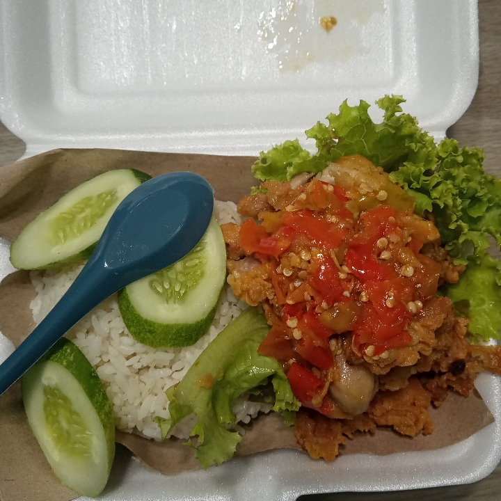 Ayam Geprek Sambal Setan Es Teh 