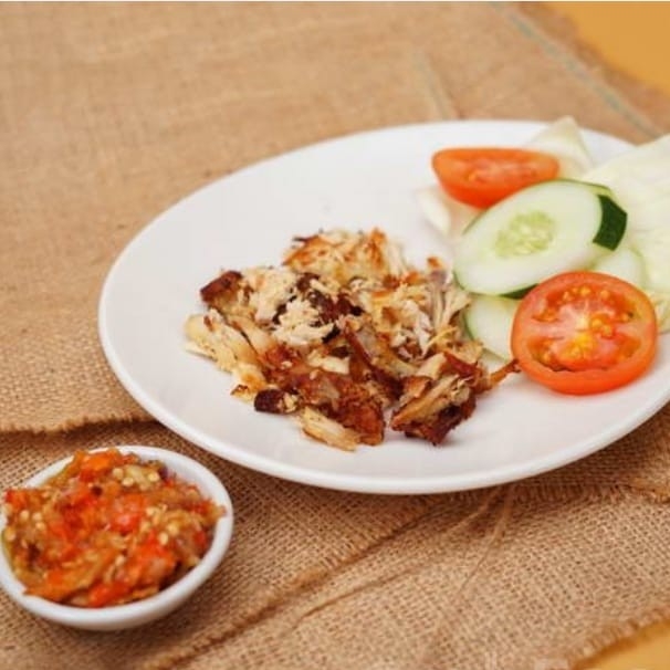 Ayam Geprek Sambal Tomat Super Jumbo Hello Boss