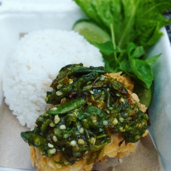 Ayam Geprek Sambel Ijo Free Es Teh