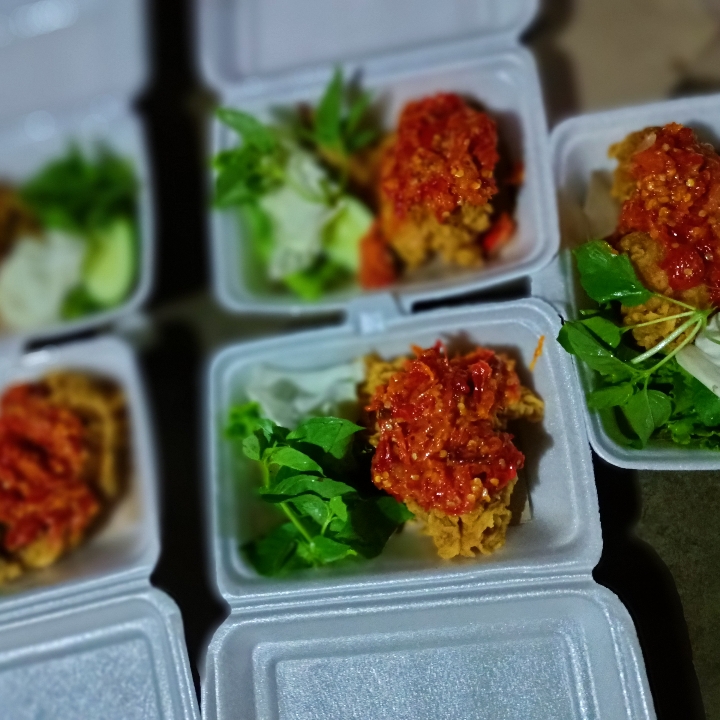 Ayam Geprek Sambel Setan Free Es Teh 2