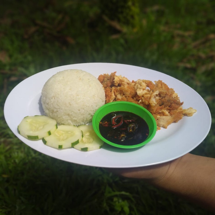 Ayam Geprek Saos Lada Hitam