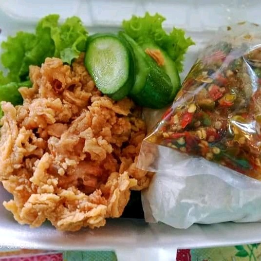 Ayam Geprek dan Nasi