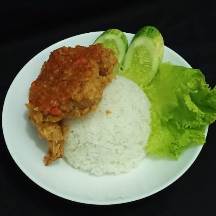 Ayam Geprek nasi Selera