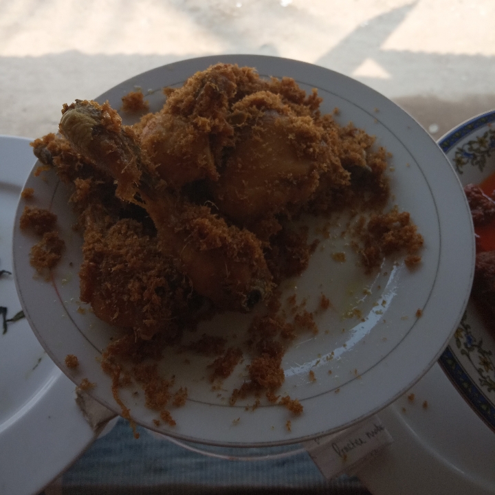 Ayam Goreng Serundeng