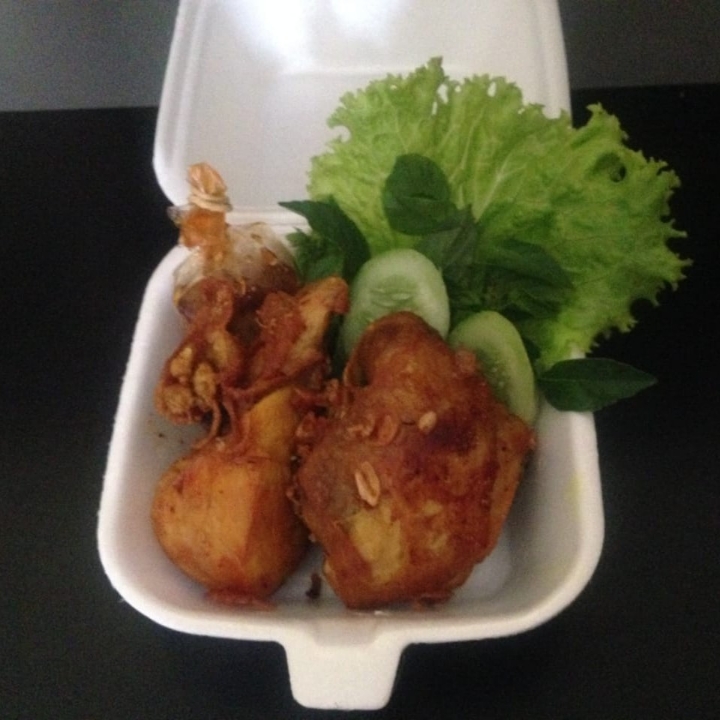 Ayam Goreng Dadakan