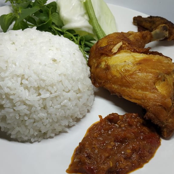Ayam Goreng LALAPAN