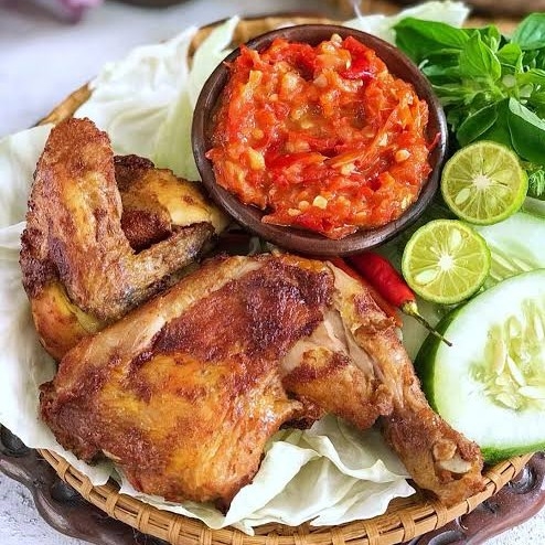 Ayam Goreng Lalapan