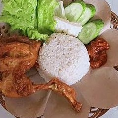 Ayam Goreng Lalapan Nasi Sambal Matah