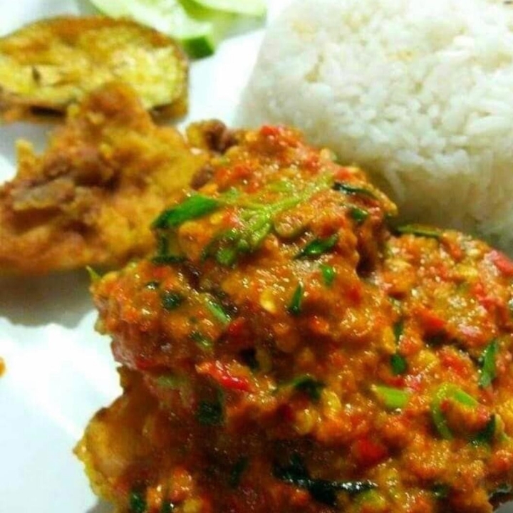 Ayam Goreng Pecak
