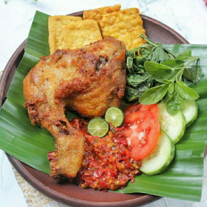 Ayam Goreng Penyet
