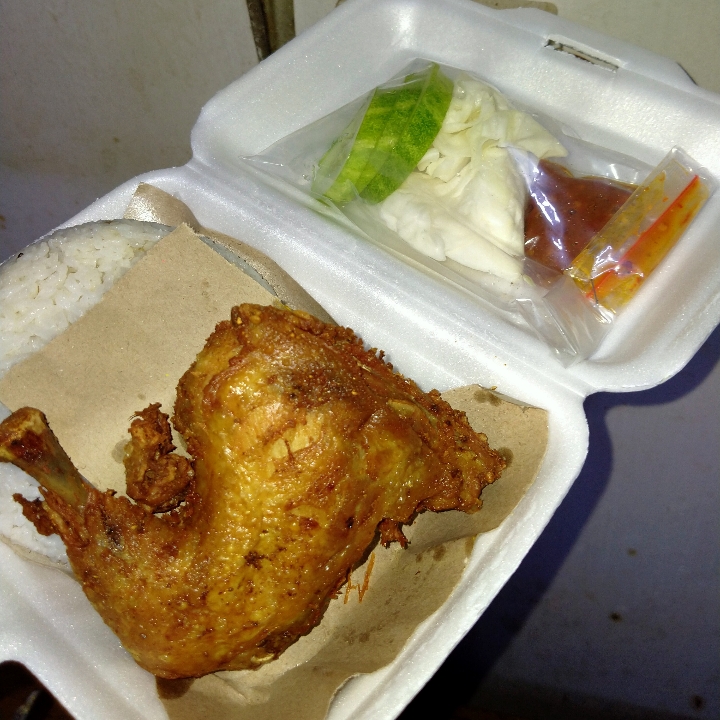 Ayam Goreng Plus Nasi 