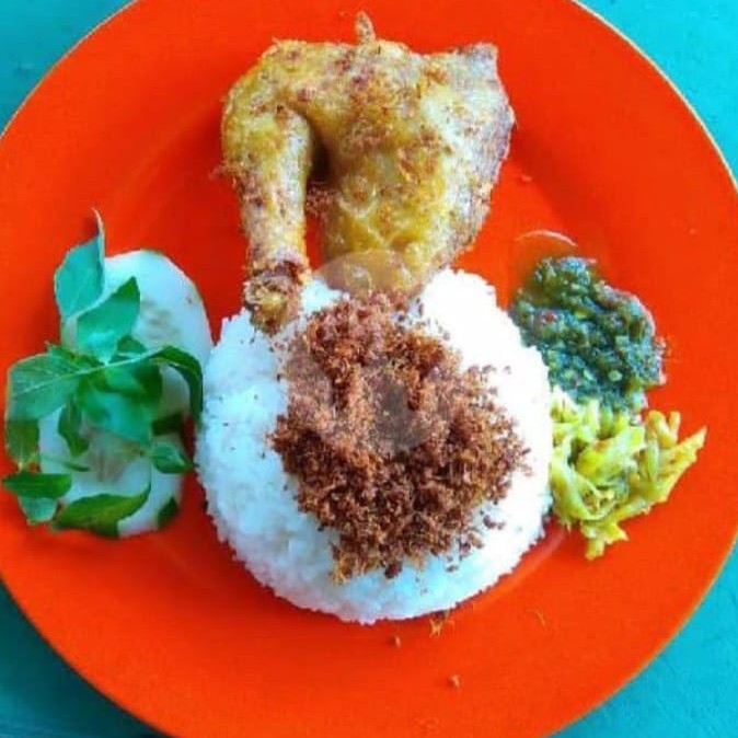 Ayam Goreng Plus Nasi